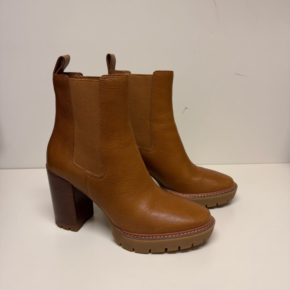 Tory Burch CARSON LUG SOLE ANKLE BOOT | Size 9.5 - Picture 3 of 15